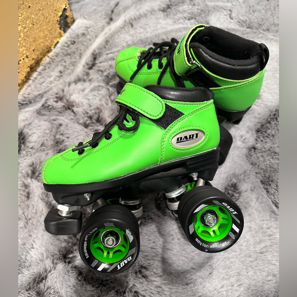 RIEDELL DART children’s roller skates neon green size 1 youth